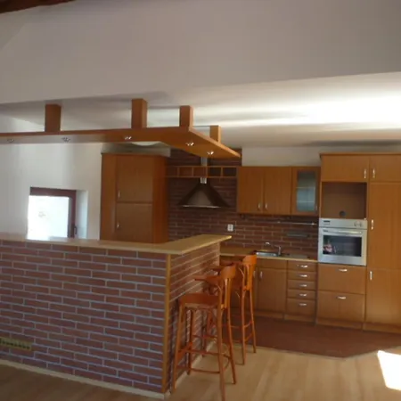 Resident פודבראדי